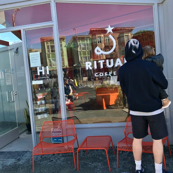 3/16/2020 tarihinde Kyle M.ziyaretçi tarafından Ritual Coffee Roasters'de çekilen fotoğraf