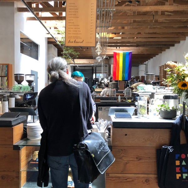 6/16/2022 tarihinde Kyle M.ziyaretçi tarafından Four Barrel Coffee'de çekilen fotoğraf