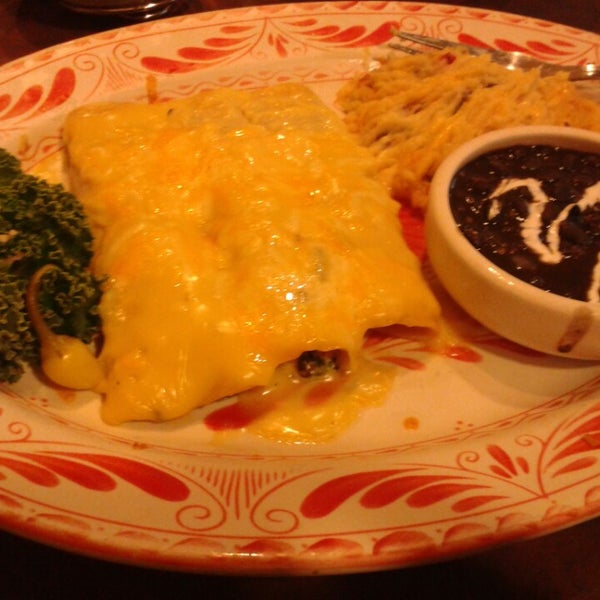 Foto diambil di Abuelo&#39;s Mexican Restaurant oleh Michael S. pada 4/24/2013