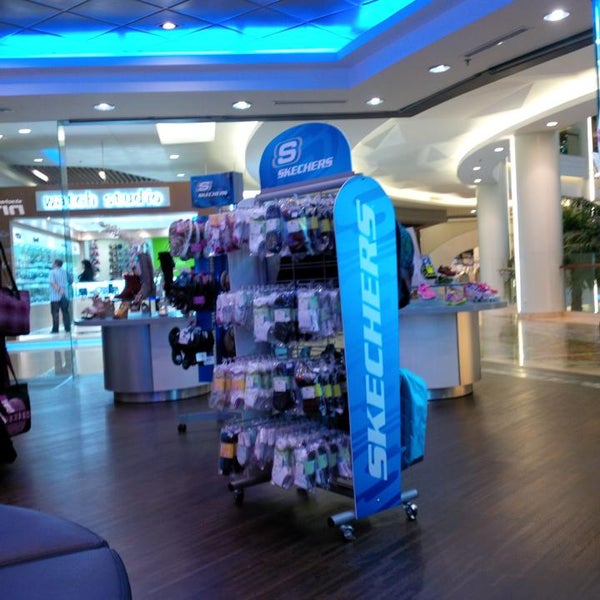 Store top skechers jakarta