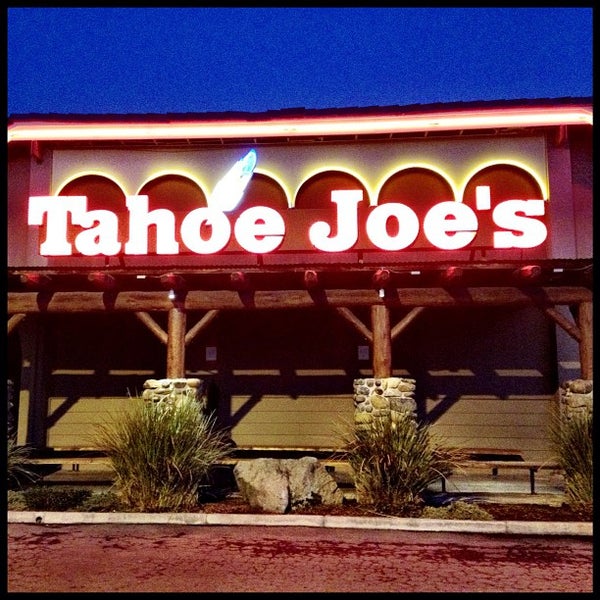 Photo taken at Tahoe Joe&#39;s by Ed S. on 2/7/2013