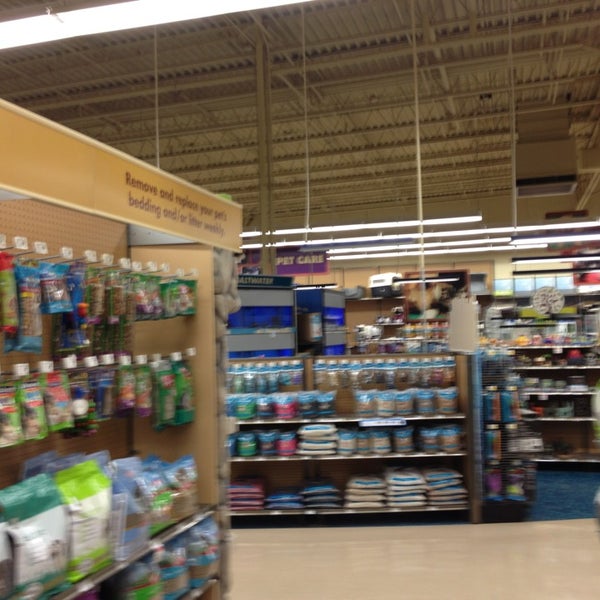 Petco Pet Supplies Store in Grand Prairie