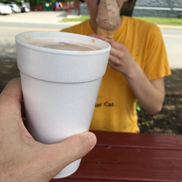 Chandler's Ice Cream 921 River Rd