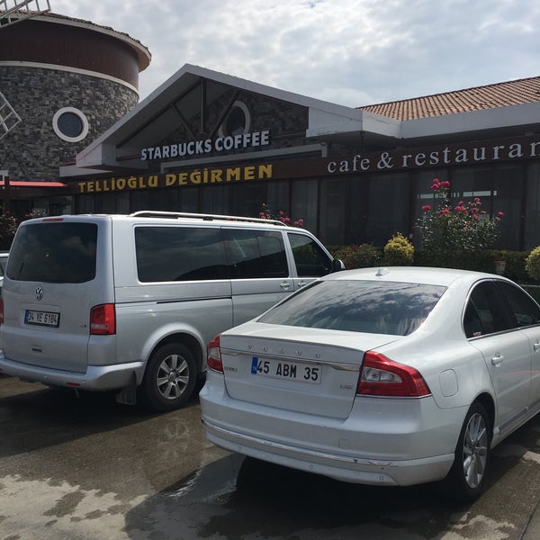Das Foto wurde bei Tellioğlu Değirmen Cafe &amp; Restaurant von Serhat D. am 6/22/2019 aufgenommen