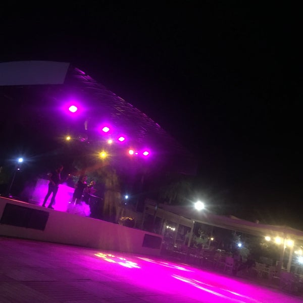 Foto tirada no(a) Mirada Del Mar Resort por Ayşe em 10/24/2019