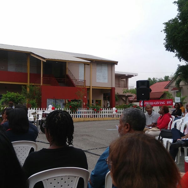 St. Andrews Preparatory School Elementary School in Kingston