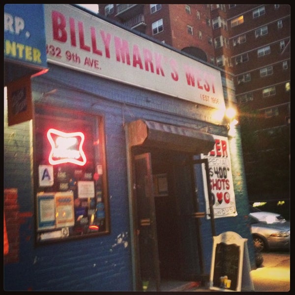 รูปภาพถ่ายที่ Billymark&#39;s West โดย Nancy R. เมื่อ 7/15/2013