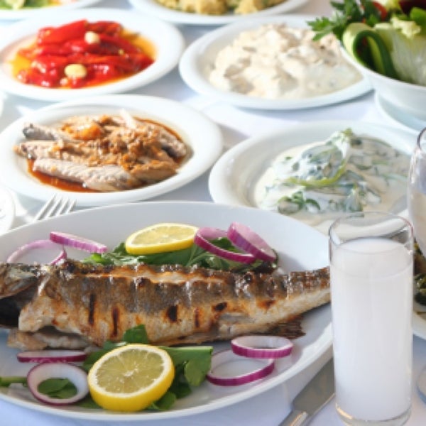 Foto diambil di Ömür Liman Restaurant oleh N.Tunç ☪. pada 7/15/2015