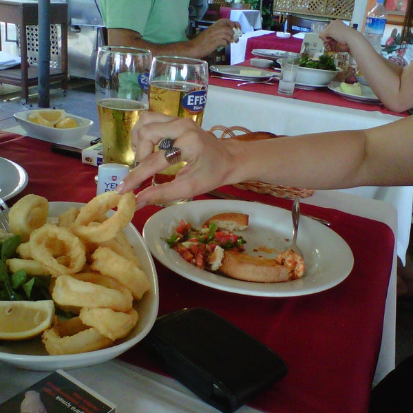 Foto diambil di Ömür Liman Restaurant oleh N.Tunç ☪. pada 7/25/2015