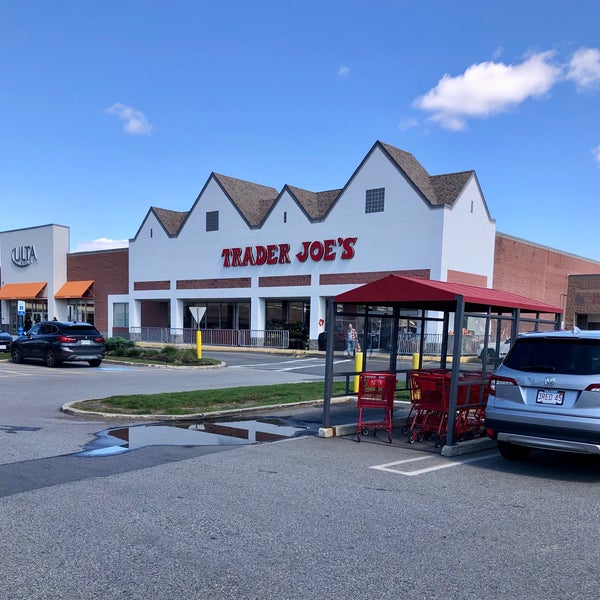 Trader Joe's Grocery Store in Southeast Nashua