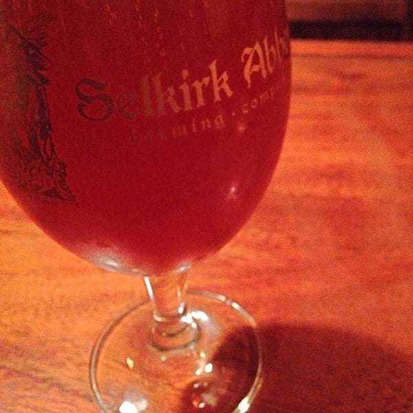 Foto diambil di Selkirk Abbey Brewing Company oleh Elton K. pada 12/16/2014