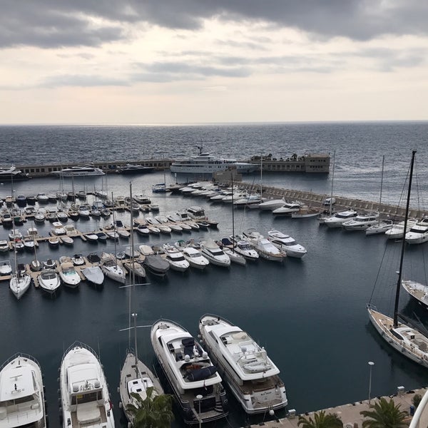Foto tirada no(a) Riviera Marriott Hotel La Porte de Monaco por Мария Н. em 1/27/2017