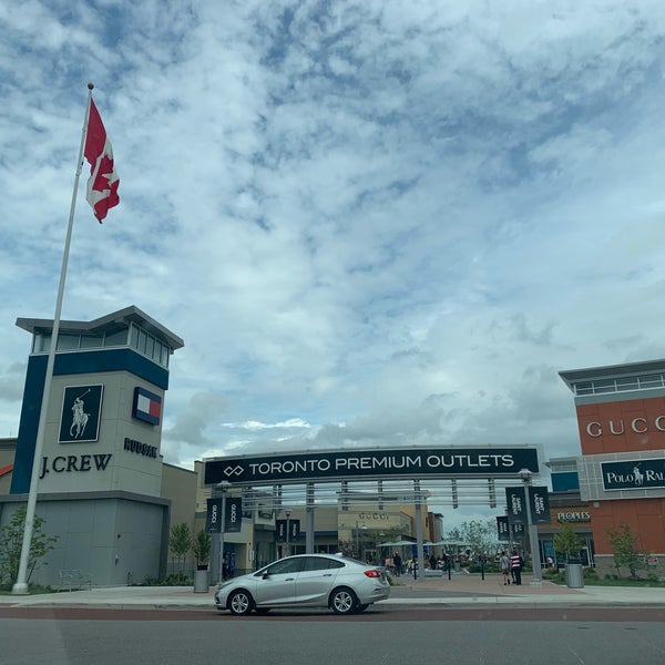 Photo taken at Toronto Premium Outlets by Sandeep Singh G. on 8/6/2019