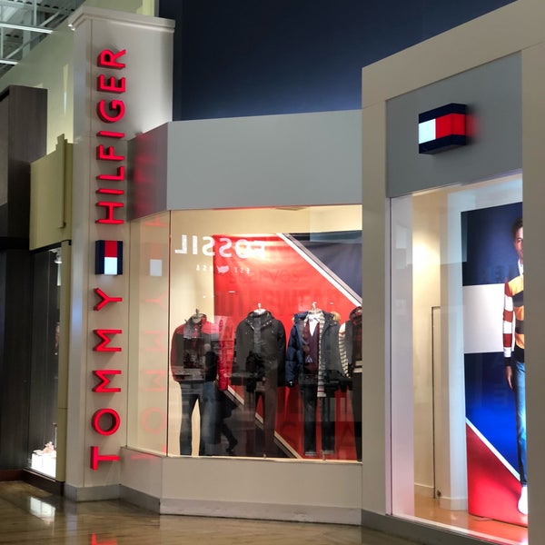 tommy hilfiger yorkdale mall