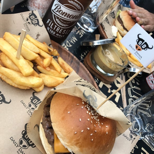 4/2/2018에 Merve 🎀님이 Daily Dana Burger &amp; Steak에서 찍은 사진