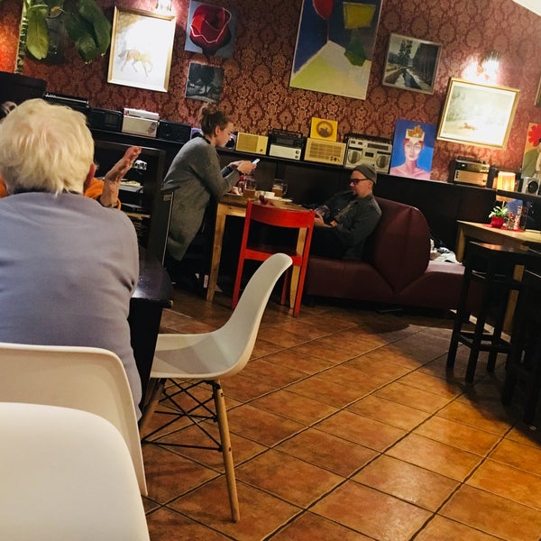 12/2/2017 tarihinde Dovilė R.ziyaretçi tarafından Cafe Leningrad'de çekilen fotoğraf