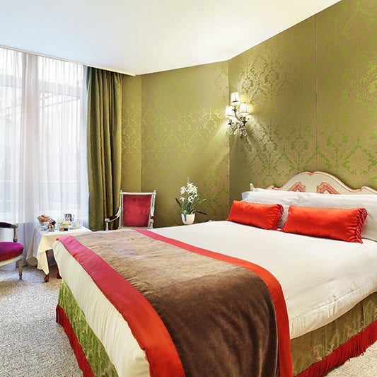Chambre double avec lit matrimonial à l'Hôtel de Seine! Double room with matrimonial bed at Hotel de Seine
