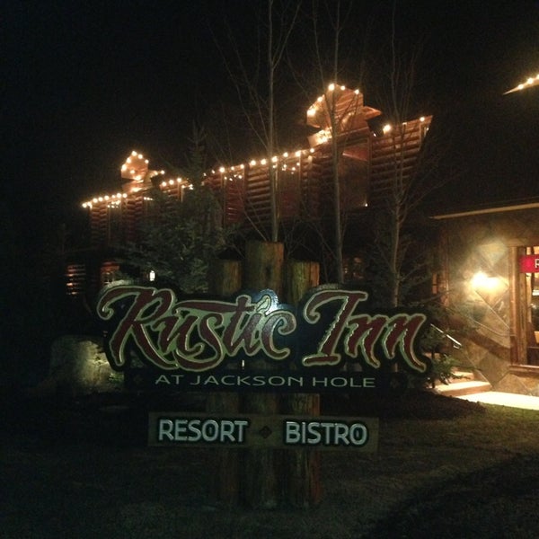 รูปภาพถ่ายที่ Rustic Inn Creekside Resort &amp; Spa at Jackson Hole โดย Lisa P. เมื่อ 4/16/2014