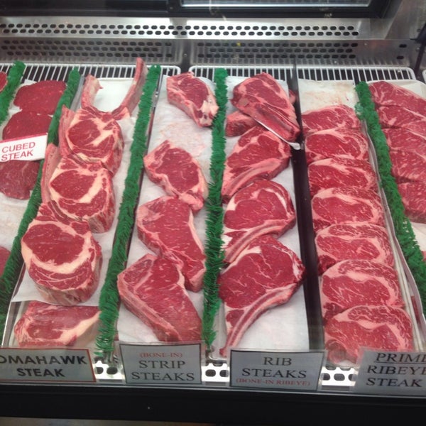 Foto scattata a Paulina Meat Market da Lisa P. il 2/14/2015