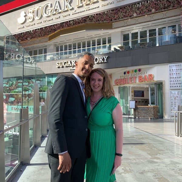 Sugar Factory Hollywood 3 tips from 555 visitors