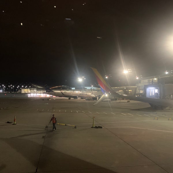 10/1/2021にTigerがバッファローナイアガラ国際空港 (BUF)で撮った写真