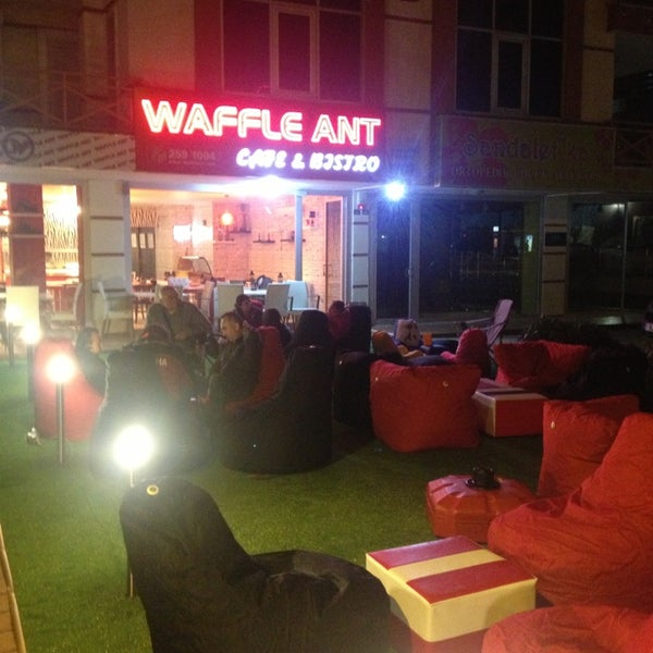 รูปภาพถ่ายที่ Waffle Ant โดย Halil Ç. เมื่อ 3/7/2013