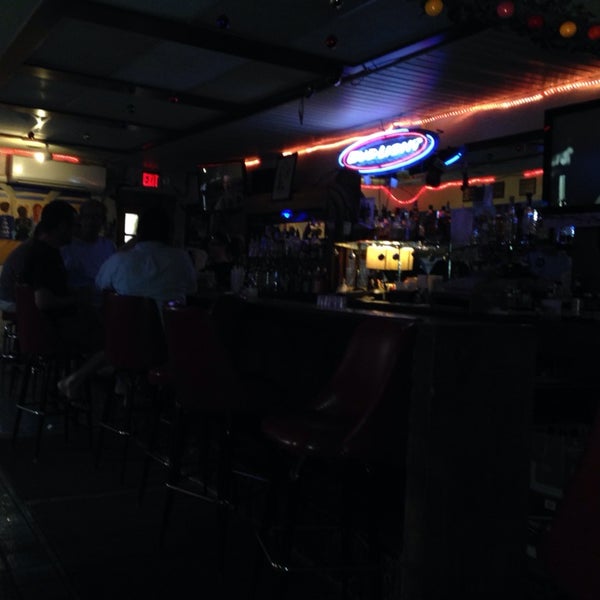 Photos At Top Of The Hill Bar In Honolulu