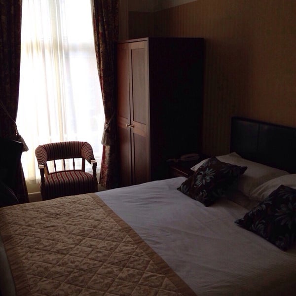 Foto scattata a Castle Hotel da Julia I. il 4/23/2014