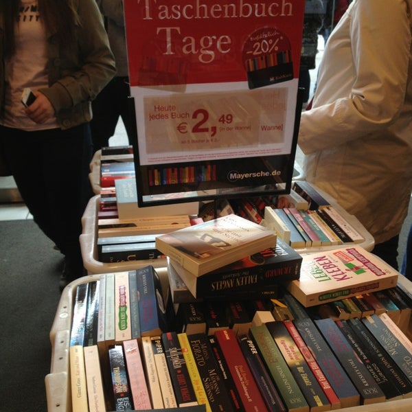 Foto scattata a Mayersche Buchhandlung da Fatih Ş. il 5/18/2013