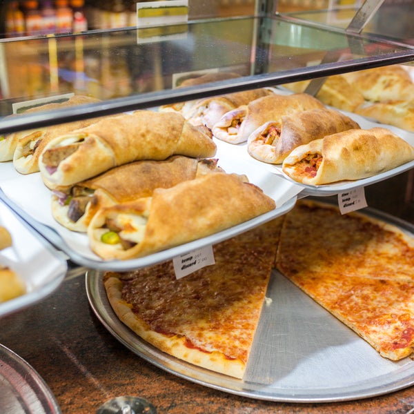 2/15/2017에 Little Italy Gourmet Pizza님이 Little Italy Gourmet Pizza에서 찍은 사진