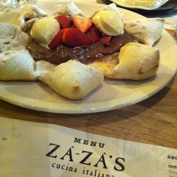 รูปภาพถ่ายที่ ZaZa&#39;s Cucina โดย Rosina L. เมื่อ 6/28/2013