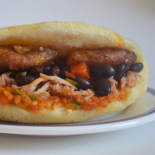 8/5/2015 tarihinde Marketing C.ziyaretçi tarafından Costas Arepa Bar'de çekilen fotoğraf