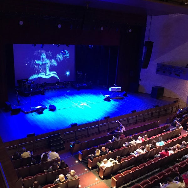 Foto scattata a Teatro Multiplan da Gustavo A. il 8/4/2017