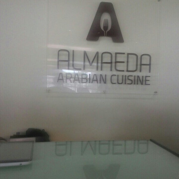 Снимок сделан в Almaeda Arabian Cuisine пользователем Prince J. 3/22/2016