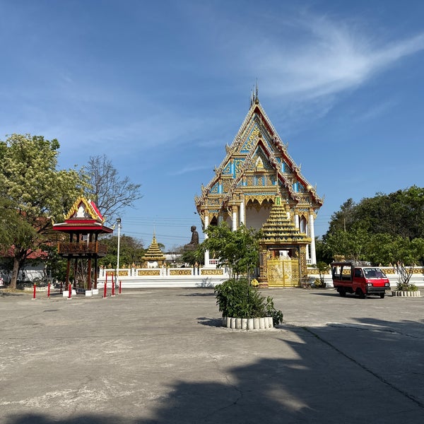 วัดพุทธบูชา (Wat Phutthabucha) Buddhist Temple in Thung Khru