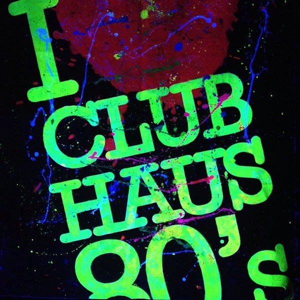 Foto tirada no(a) Club Haus 80&#39;s por Veronica P. em 10/26/2013