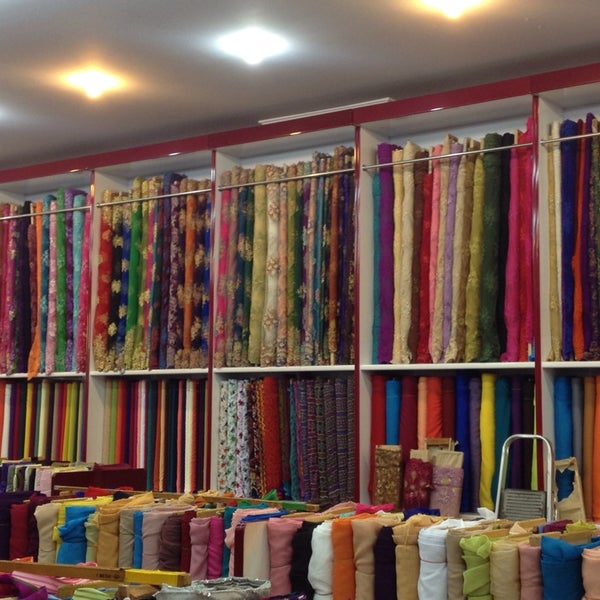 Foto Di Grand Monalisa Tekstil Toko Pakaian