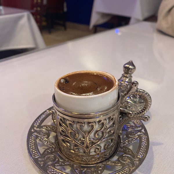 Das Foto wurde bei Istanbul Blue Restaurant von Sara am 12/7/2020 aufgenommen