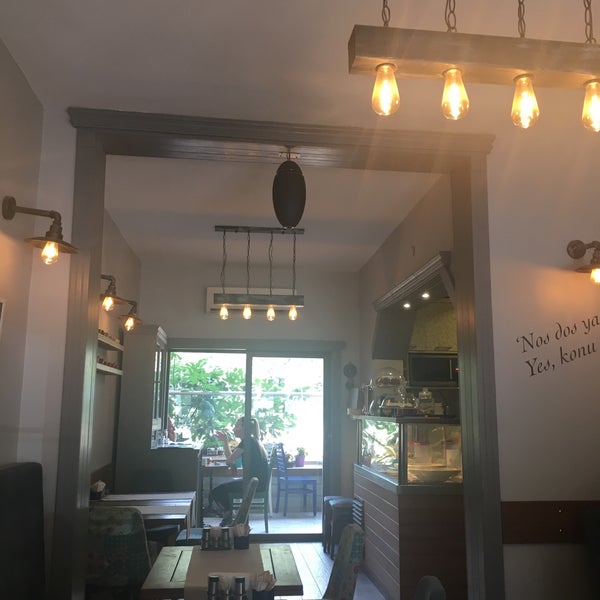 8/5/2017 tarihinde Esin T.ziyaretçi tarafından Kuzguncuk Bostan Cafe'de çekilen fotoğraf