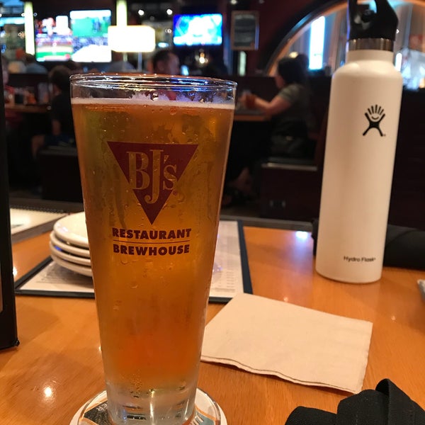 Photo taken at BJ&#39;s Restaurant &amp; Brewhouse by Sean C. on 4/21/2018