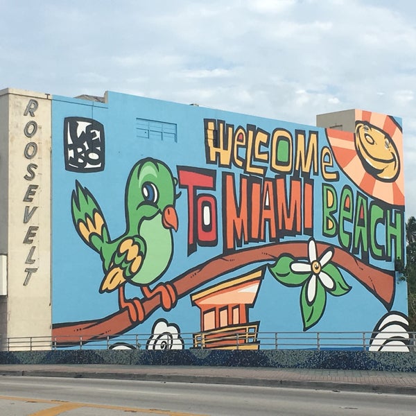 Fotos en To Miami Beach Sign Miami Beach, FL