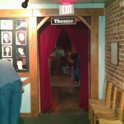รูปภาพถ่ายที่ Shakespeare Tavern โดย Wade H. เมื่อ 3/15/2013