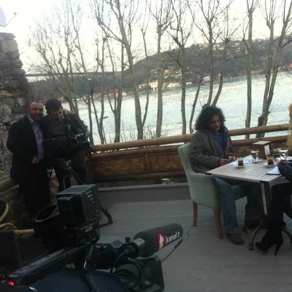 Foto diambil di Bosphorus Lounge oleh Aliriza A. pada 3/6/2013