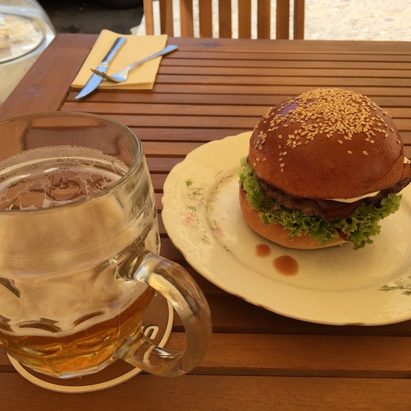 Try Dish hamburger. They have filterless beer.