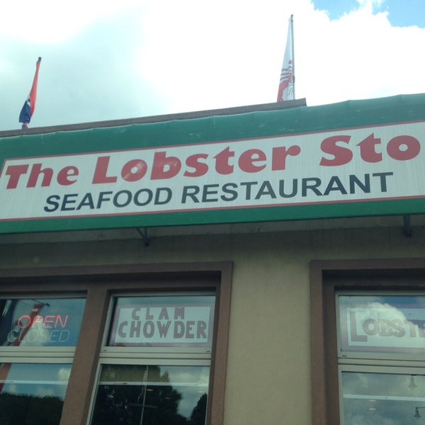 Das Foto wurde bei The Lobster Stop von Natalie J. am 9/1/2014 aufgenommen