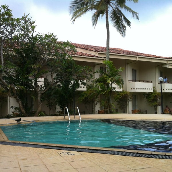 Hibiscus beach hotel villas 4 калутара. Отель hibiscus beach hotel villas. Отель гибискус шри ланка. Hibiscus beach 4 калутара. Калутара / kalutara hibiscus beach hotel.