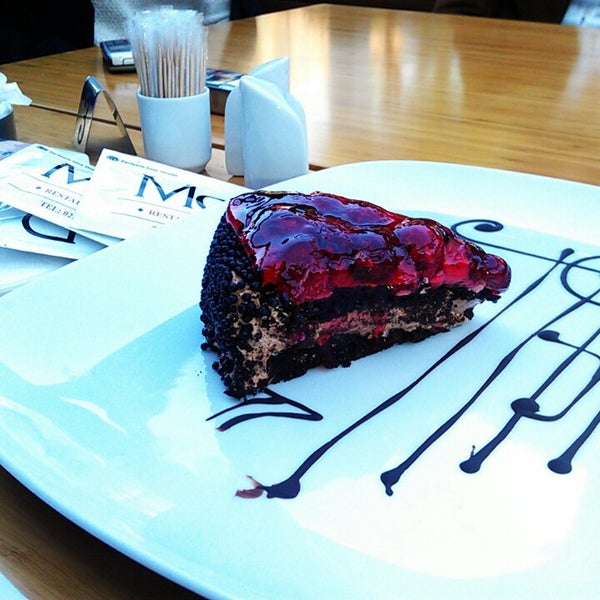 Foto scattata a MoD Cafe&amp;Restaurant da &#39;Yasemin Ç. il 5/3/2013
