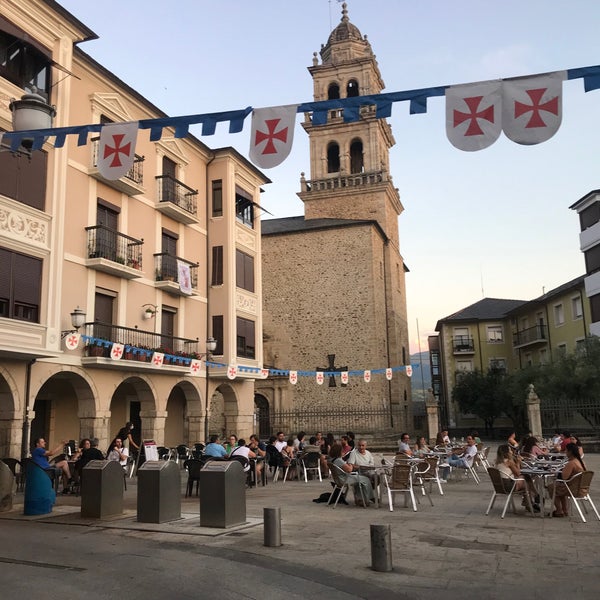 plaza-virgen-de-la-encina-ponferrada-castilla-y-le-n