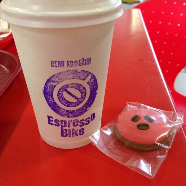 4/13/2014にТатьяна М.がВело-кофейня Espresso BIKEで撮った写真