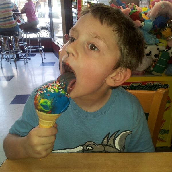 Scoops Ice Cream Shoppe 115 W Main St